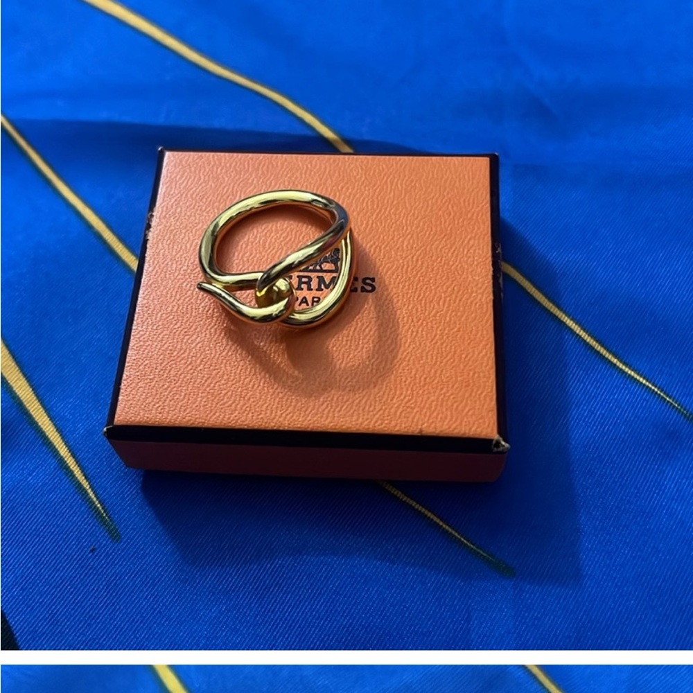 Hermes Gold Tone Jumbo Hook Scarf Ring w/box - Picture 2 of 4